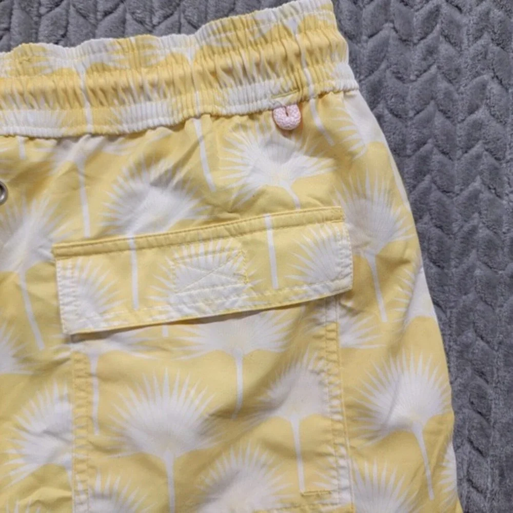 Pink House Mustique All Over Tree Print Swim‎ Trunks Men’s size 36 Yellow White